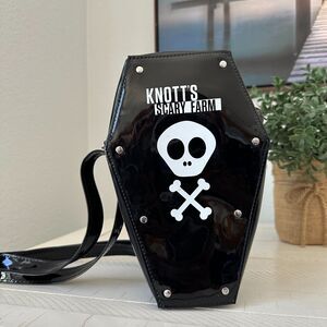 Knott’s Berry Scary Farm Goth Skull Black and White Coffin Crossbody Purse‎ Bag